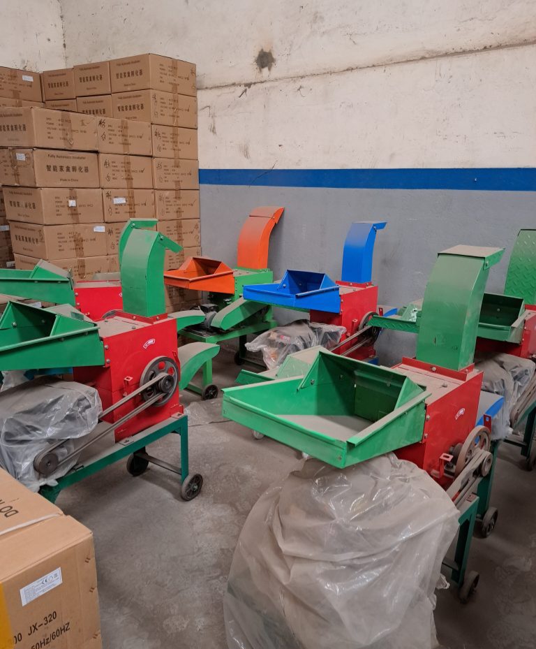 Automatic Livestock Feed Grass Hay Corn Stalk Straw Grass Chopper Chaff Cutter Machine For Animal Forage Silage